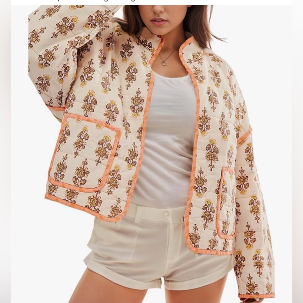 NWT Floral Print Cream Jacket size large